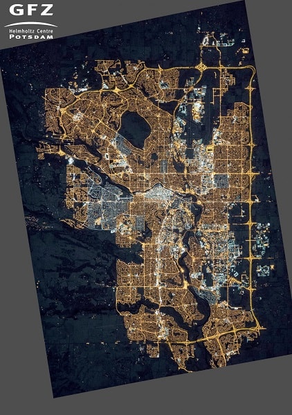 Город Калгари, Канада 2015г. Фото с МКС после повсеместного внедрения LED светильников